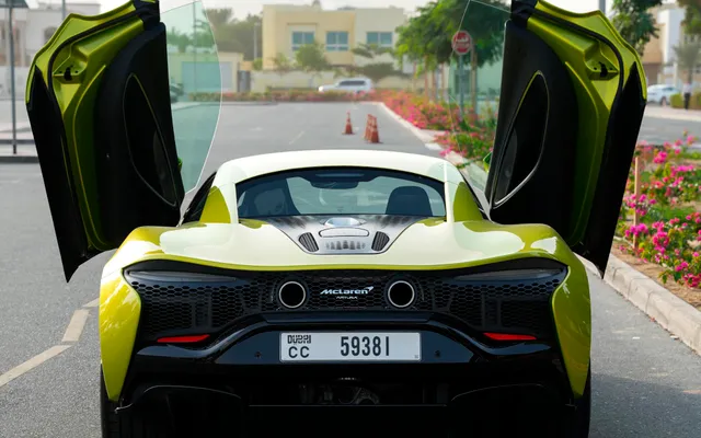 McLaren Artura Coupe - image 4