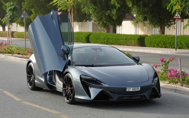 MCLAREN ARTURA - image 2