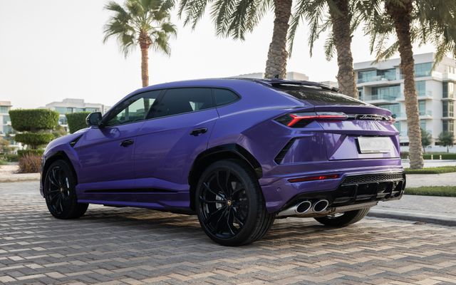 LAMBORGHINI URUS - image 4