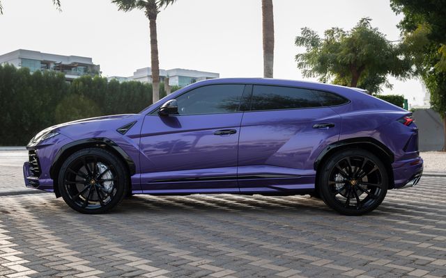 LAMBORGHINI URUS - image 2