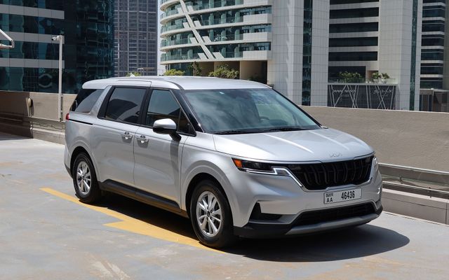 KIA Carnival LX - image 3