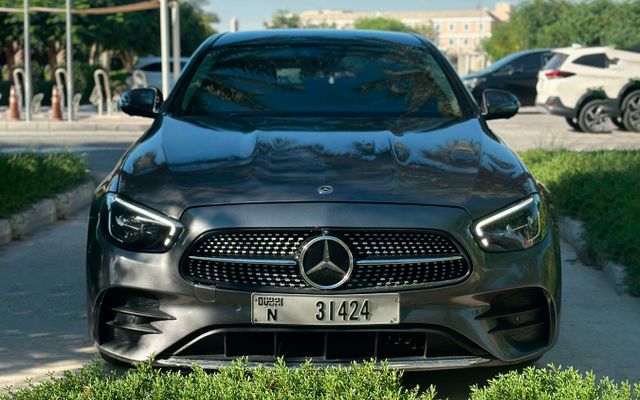 MERCEDES E200 - image 2