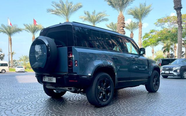 land rover defender - image 3