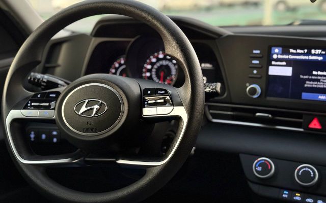 Hyundai Elantra 2021 - image 3