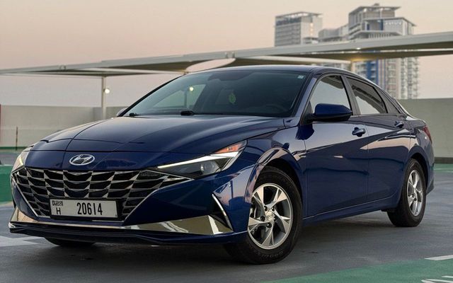 Hyundai Elantra 2021 - image 1