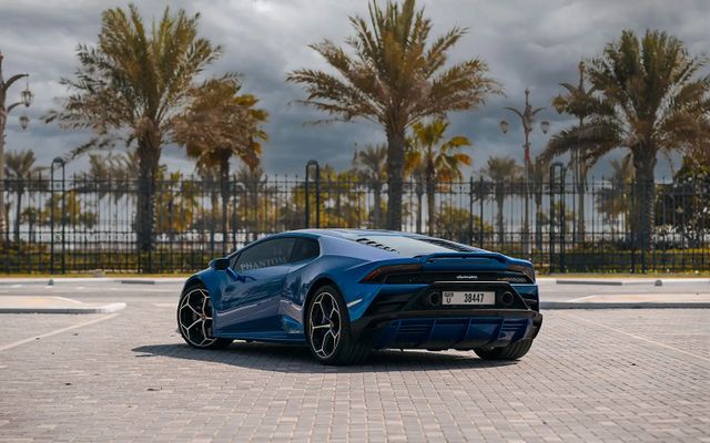 LAMBORGHINI HURACAN EVO - image 4