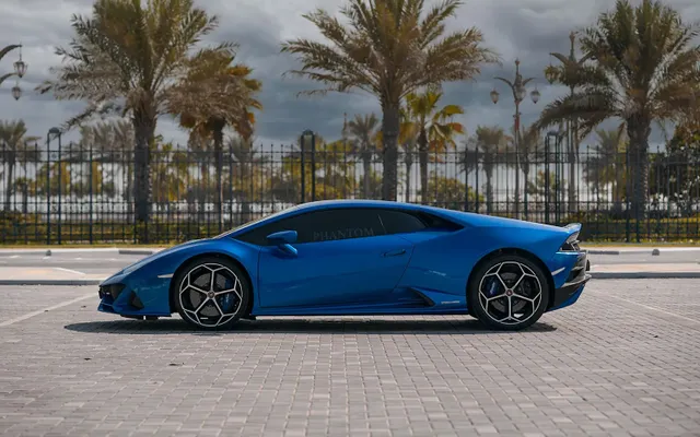 LAMBORGHINI HURACAN EVO - image 2