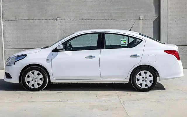 NISSAN SUNNY - image 2