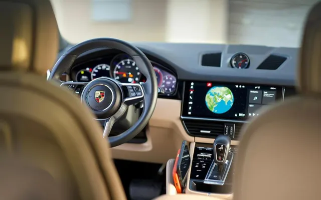 PORSCHE CAYENNE - image 4