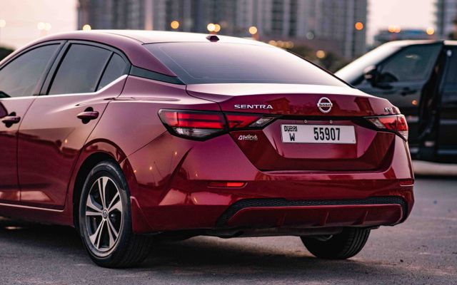 NISSAN SENTRA - image 4