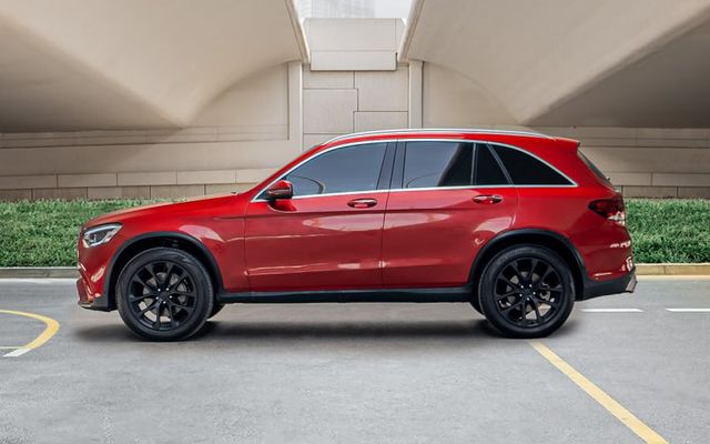 MERCEDES GLC300 - image 3