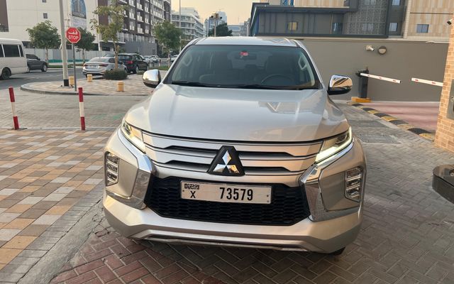 Mitsubishi Montero - image 1