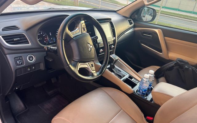 Mitsubishi Montero - image 3