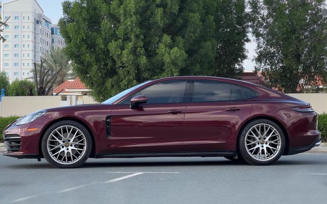PORSCHE PANAMERA - image 2
