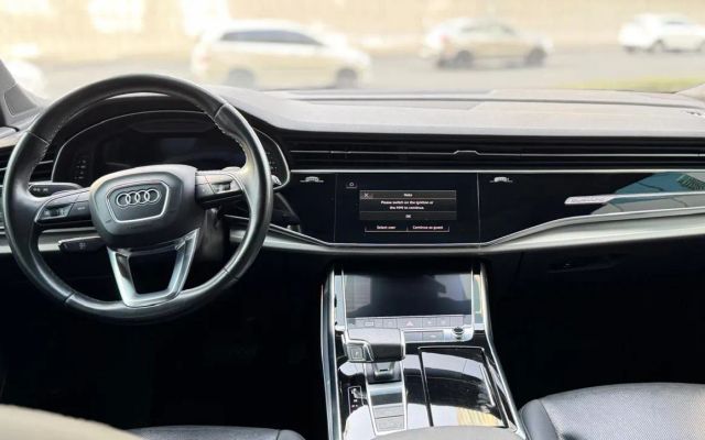 Audi Q7 - image 4