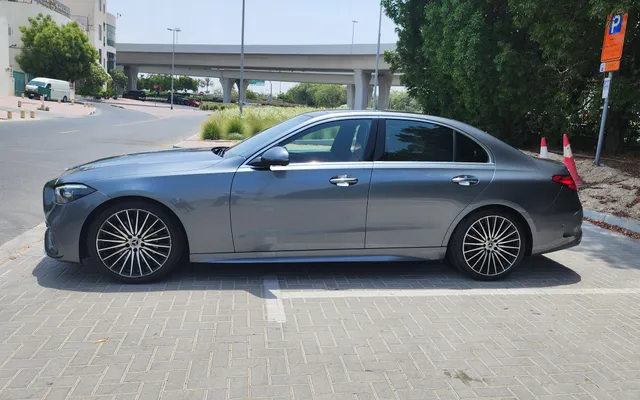 Mercedes C200 - image 2