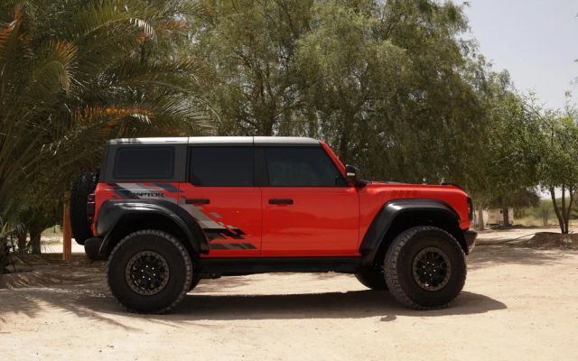 Ford Bronco Raptor - image 4