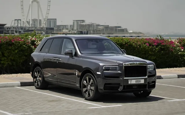Rolls-Royce Cullinan - image 4