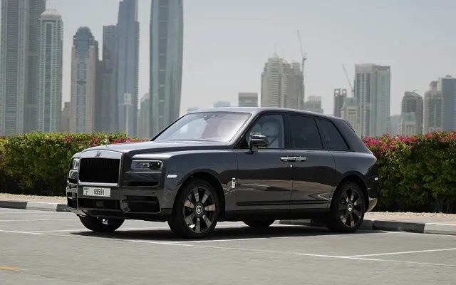 Rolls-Royce Cullinan - image 1