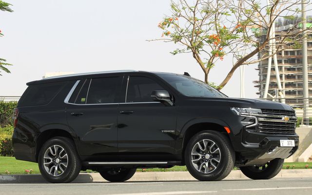 CHEVROLET TAHOE - image 2