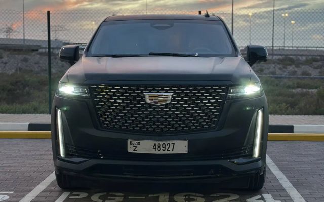 CADILLAC ESCALADE - image 3