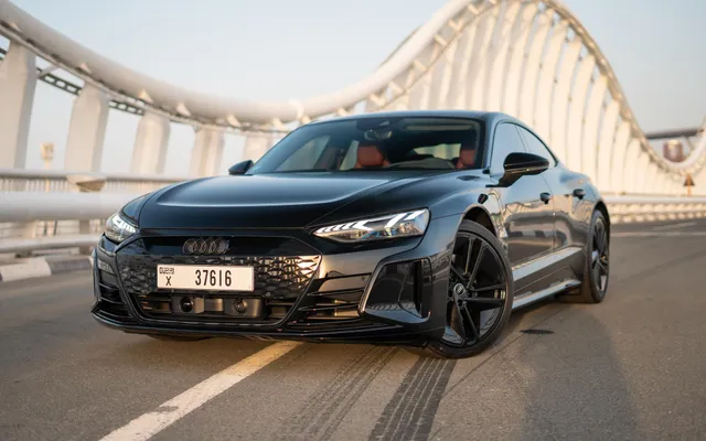 Audi E-tron GT - image 1