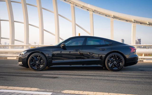 Audi E-tron GT - image 2