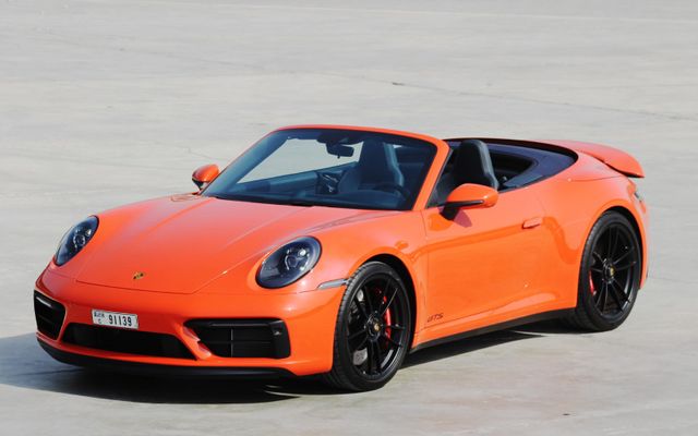 PORSCHE 911 CARRERA 4GTS - image 1