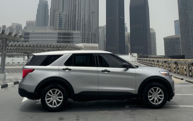 Ford Explorer - image 4