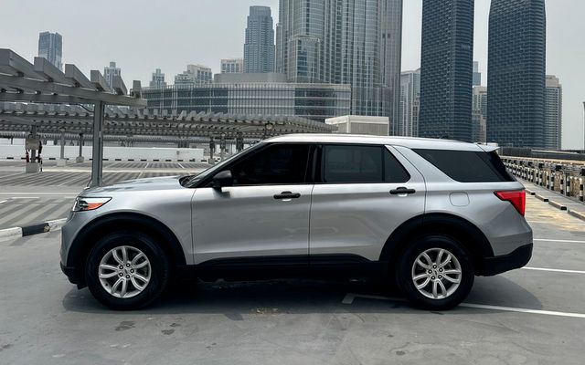 Ford Explorer - image 2
