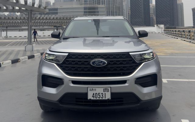 Ford Explorer - image 3