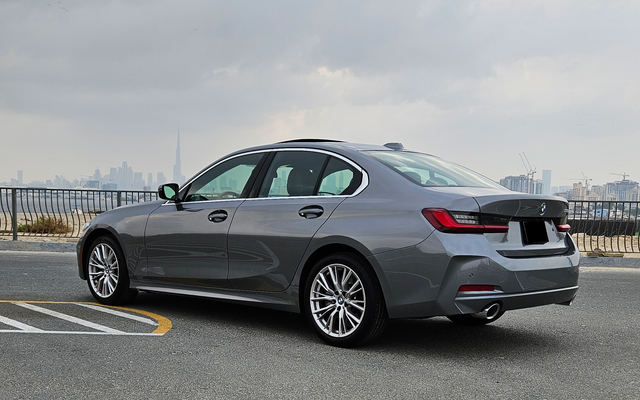 BMW 330i 2024 - image 3