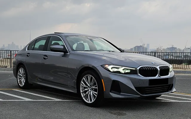 BMW 330i 2024 - image 1