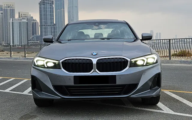 BMW 330i 2024 - image 2