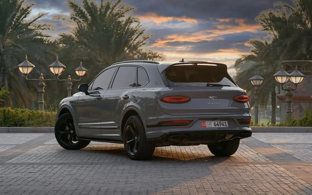 bentley bentayga - image 4
