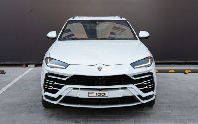 LAMBORGHINI URUS - image 1