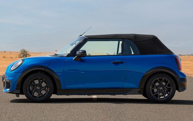 Mini Cooper Convertible S - image 4