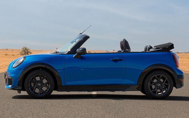 Mini Cooper Convertible S - image 2
