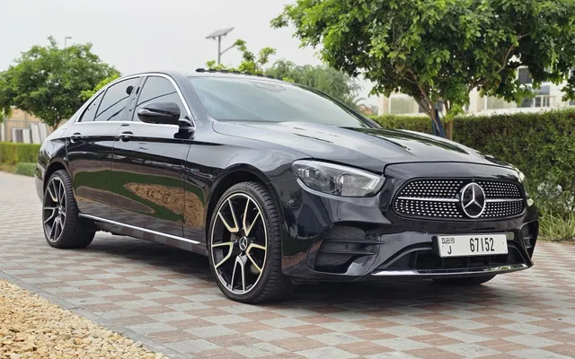 MERCEDES E300 - image 1