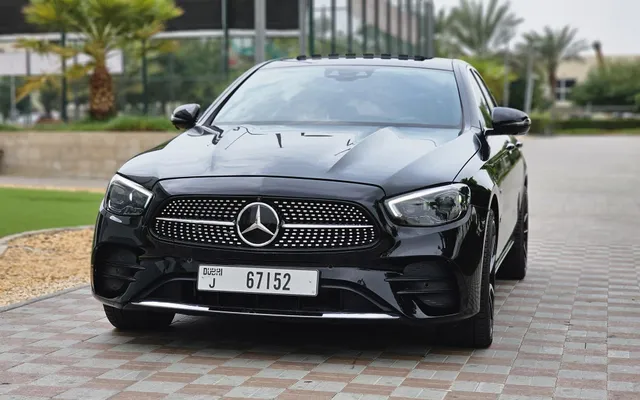 MERCEDES E300 - image 2