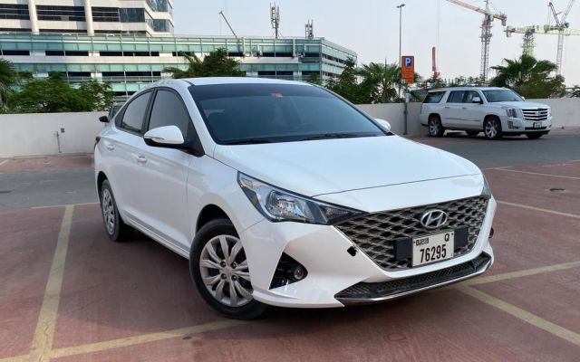 Hyundai Accent - image 4