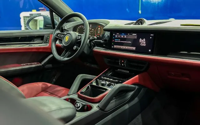 PORSCHE CAYENNE COUPE 2024 - image 3