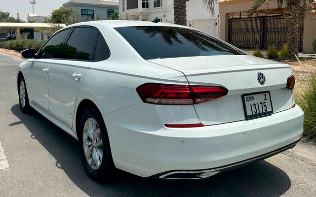 VOLKSWAGEN PASSAT - image 2