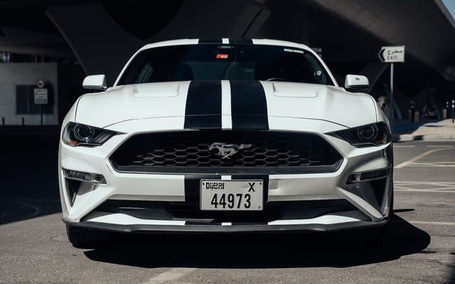 FORD MUSTANG COUPE - image 3