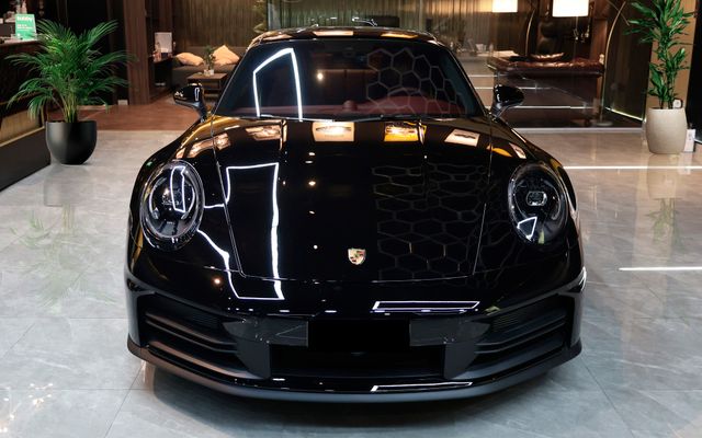 Porsche 911 Carrera - image 2