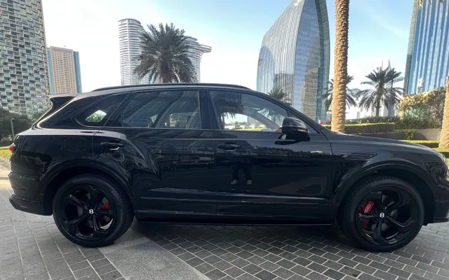 Bentley Bentayga S Sport - image 2
