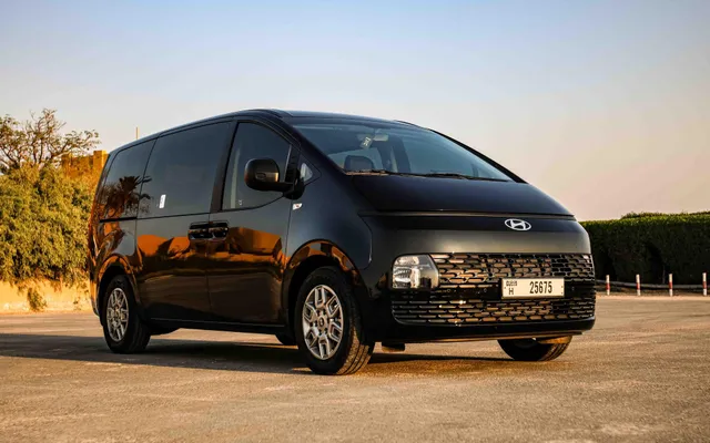 HYUNDAI STARIA - image 4