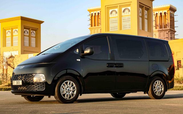 HYUNDAI STARIA - image 1