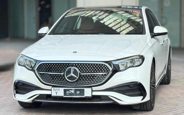 Mercedes E200 2025 - image 1