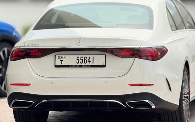 Mercedes E200 2025 - image 4